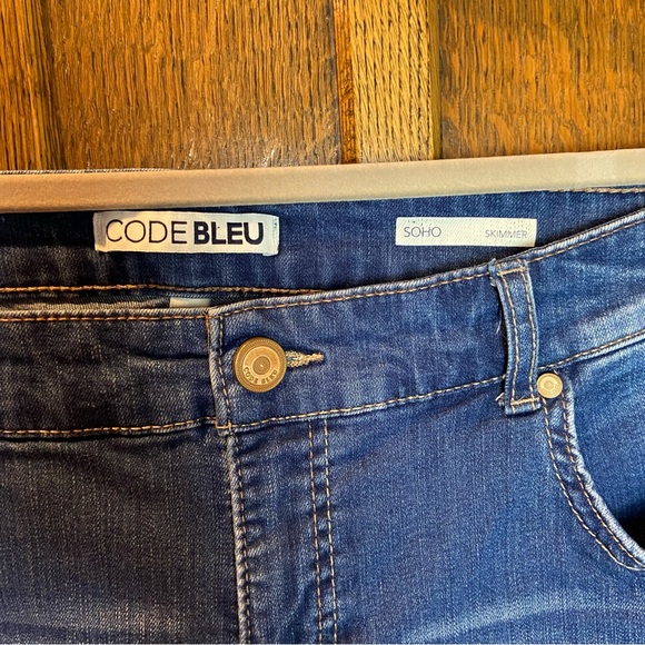 Code Bleu denim capris with side stripe detail - Picture 2 of 6